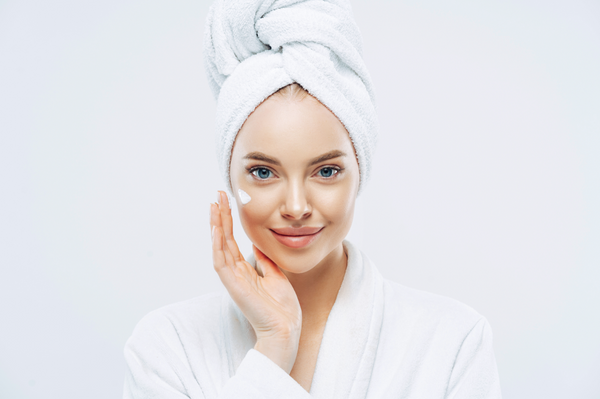 What to Look for In an Eye Cream & How to Choose the Best One for You